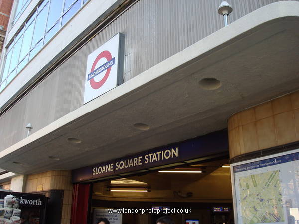 victoria underground station
